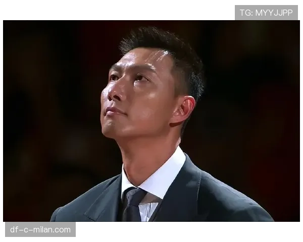 易建联：退役后我在青训营看到了许多充满灵气的新星，中国篮球未来可期。